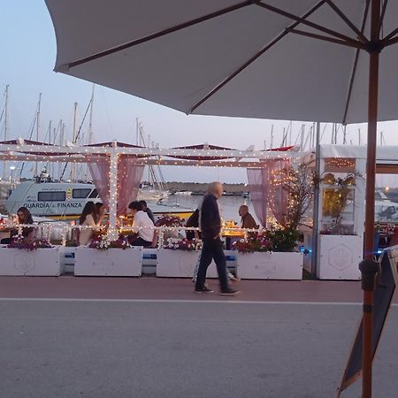 Appartamento 50 Mt Dal Mare Ostia Buitenkant foto